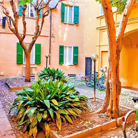 Elegant And Modern Loft In Medieval Bologna Bolonha Exterior foto
